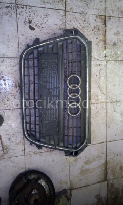 2011-2014 audi a1 çıkma ön panjur