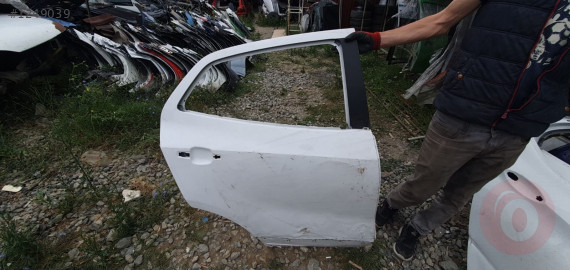 chevrolet trax çıkma sağ arka kapı.