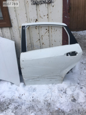 Fiat linea sol arka kapı