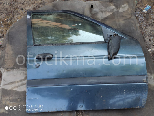 Ford escort sağ kapı mevcuttur.
