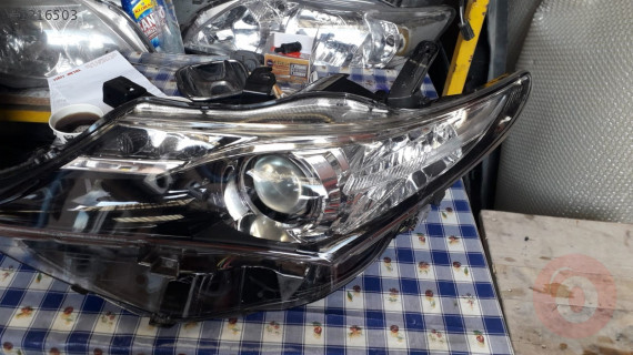 toyota auris sol far çıkma