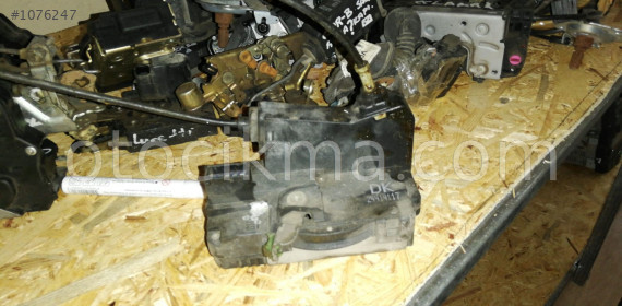 opel astra g sağ  ön kapı kilidi