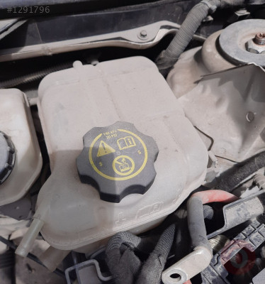 OPEL İNSİGNİA YEDEK SU DEPOSU