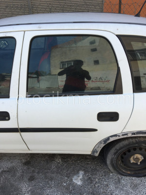 OPEL CORSA SOL ARKA KAPI DOLU