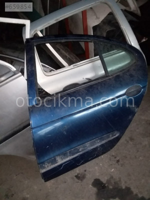 Renault megane 1 çıkma sol arka kapı