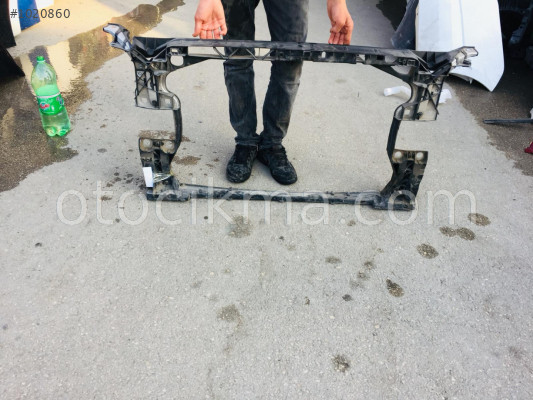 Audi a4 radyatör ön paneli