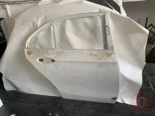 MERCEDES W213 SAĞ ARKA KAPI