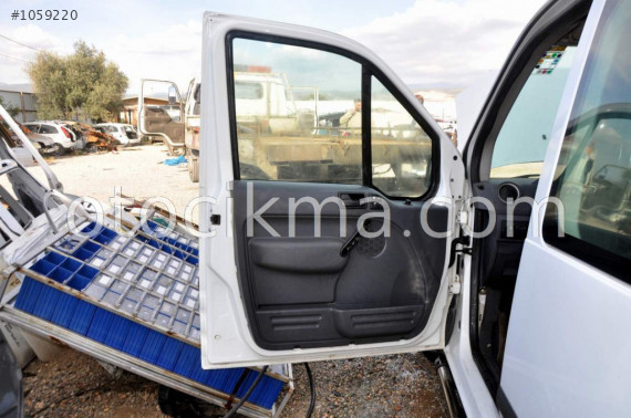 ÇIKMA FORD CONNECT KAPI DÖŞEMESİ