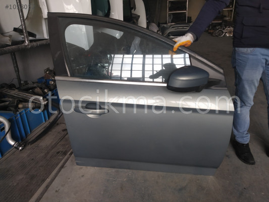 Ford Mondeo sağ ön kapı orjinal hatasız 2009