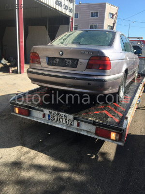 BMW 520İ KOMPLE ARKA