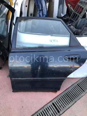 Mazda 626 sol arka kapı dolu ORJİNAL