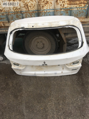 Mitsubişhi outlander bagaj kapagı