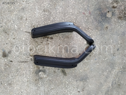 Fiat UNO kapı kolçağı mevcuttur.