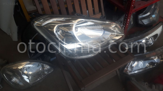 peugeot partner sağ far çıkma