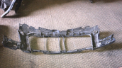 AUDİ A8 ÖN TAMPON ORTA BRAKETİ 2003-2010