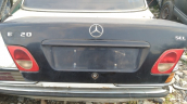 mercedes e220 çıkma bagaj kapağı