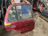 MİTSUBİSHİ LANCER SAĞ ARKA KAPI 1990 MODEL ORJİNAL ÇIKMA
