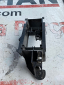 8P0937545B audi A3 sportback sol ön koltuk alt fiş yuvası