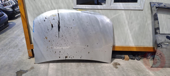 Dacia dastır motor kaput (hasarlı parça)