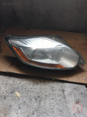 2009_2011 FORD KUGA SAĞ FAR ÇIKMA PARÇA