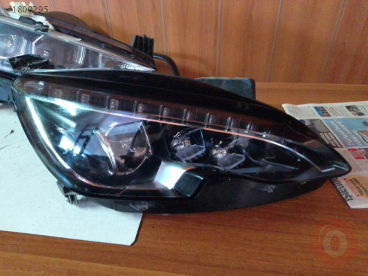 308 Sağ Ön Far
