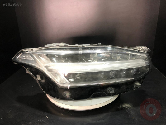 VOLVO XC90 SAĞ FAR 31656990