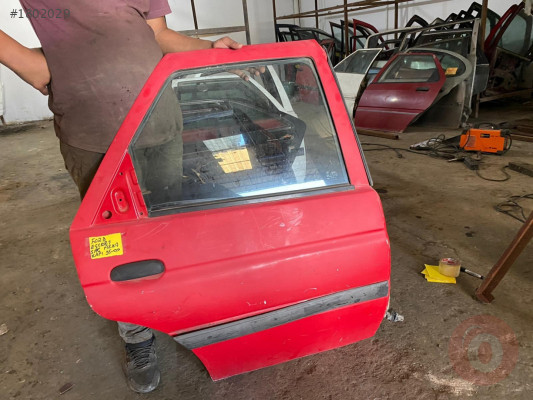FORD ESCORT SAĞ ARKA KAPI CAMI 1995-2000 MODEL ORJİNAL ÇIKMA