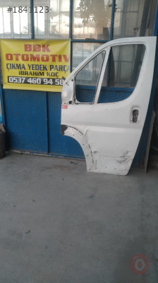 Peugeot boxer çıkma sol ön kapı az hasarlı
