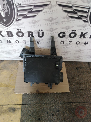 FORD KUGA RADYATÖR HAVA EMİŞ KANADI