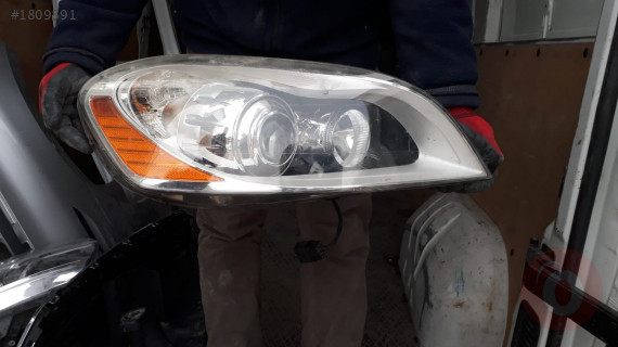 VOLVO XC60 SAĞ FAR ÇIKMA ORJİNAL