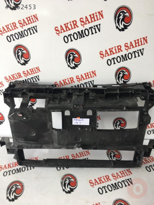 RENAULT MEGANE ÖN PANEL ÇIKMA PARÇA