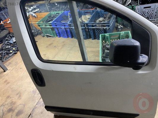 Fiat fiorino sağ ön kapı