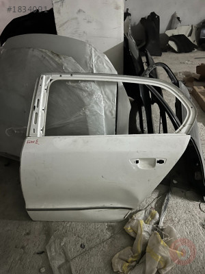 SKODA SUPER B SOL ARKA KAPI ORJİNAL 2012-2015