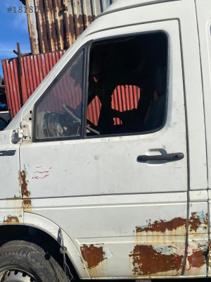 VOLKSWAGEN VOLT LT35 SOL ÖN  KAPI ÇIKMA
