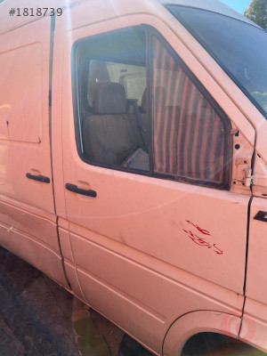VOLKSWAGEN VOLT LT35 SAĞ ÖN KAPI ÇIKMA