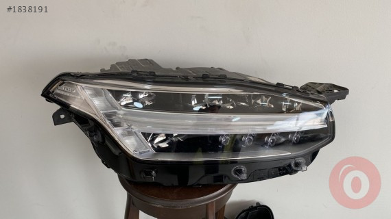 VOLVO XC90 ÇIKMA SAĞ FAR