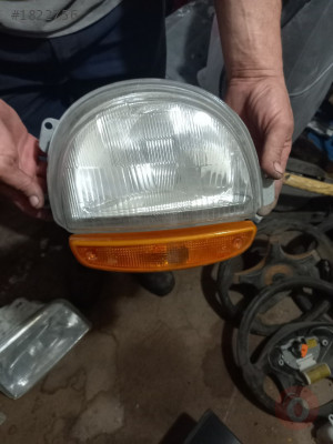 Renault Twingo sağ far