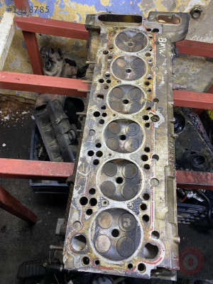 BMW E39 SİLİNDİR KAPAĞI ÇIKMA