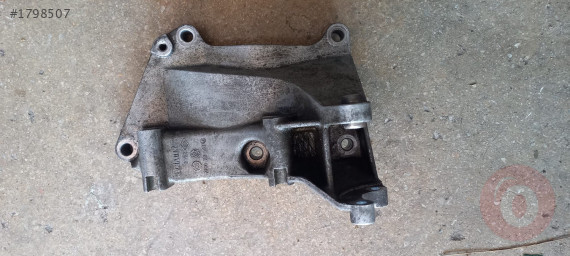 Trafic Vivaro Alternatör Sportu çıkma orj OEM 7700113199