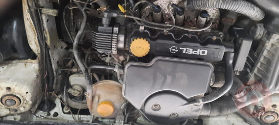 Opel corsa b 1.4 i benzinli motor komple çıkma orjinal