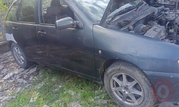 2011 model seat ibiza 16v çıkma sağ yan panel