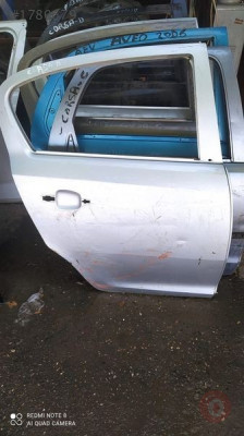 Opel Corsa d 2013 model sağ arka kapı çıkma