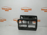 Mitsubishi L300 2001 GÖĞÜS TEYP ÇERÇEVESİ ORİJİNAL MR609880