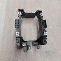 8V0863531 ORTA KONSOL BRAKETİ AUDİ A3 2013>>2021 FARKLI