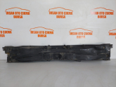 Ford connect Ön camın  altındaki plastik   7t16 a01628