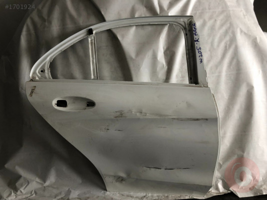 MERCEDES W205 SAĞ ARKA KAPI