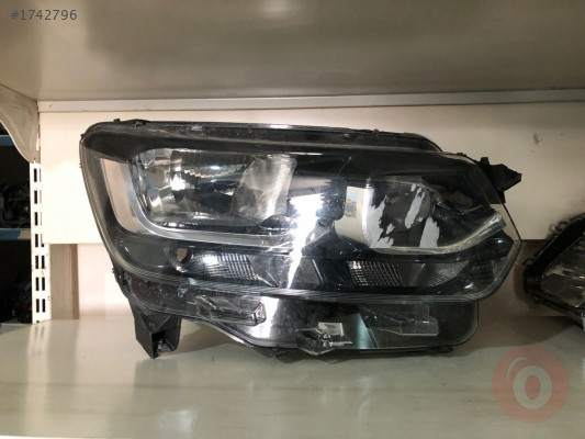 TOYOTA PROACE SAĞ FAR