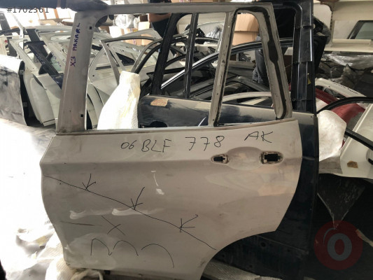 BMW X3 SOL ARKA KAPI
