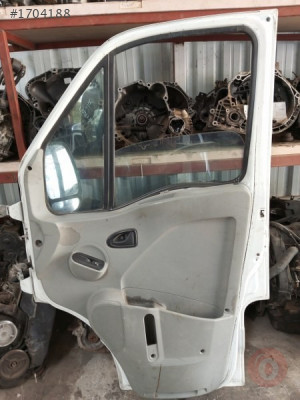 RENAULT MASTER 2 SAĞ ÖN KAPI DÖŞEMESİ