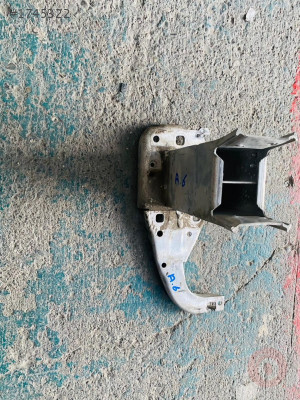 Audi a6 ön tampon demir bacagı